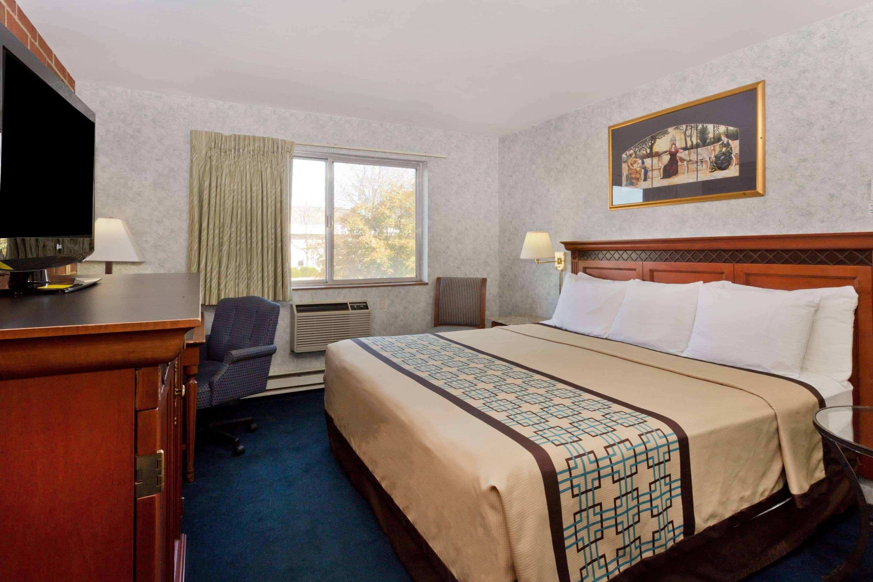 Days Inn By Wyndham Rockford I-90 Casino District Bagian luar foto