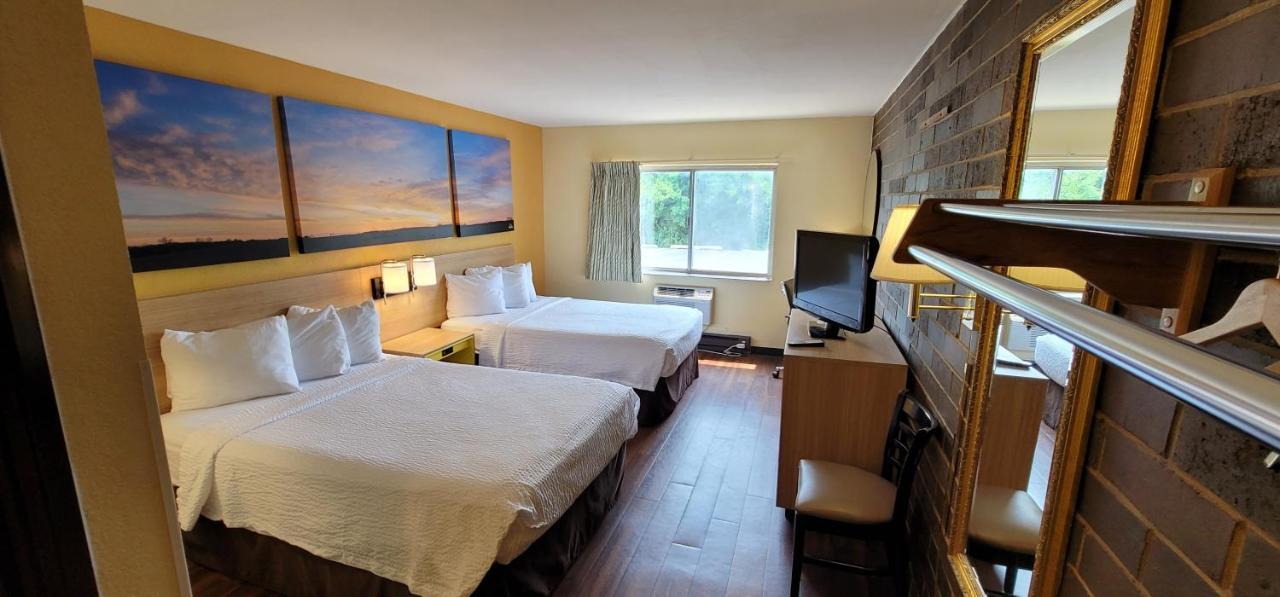Days Inn By Wyndham Rockford I-90 Casino District Bagian luar foto